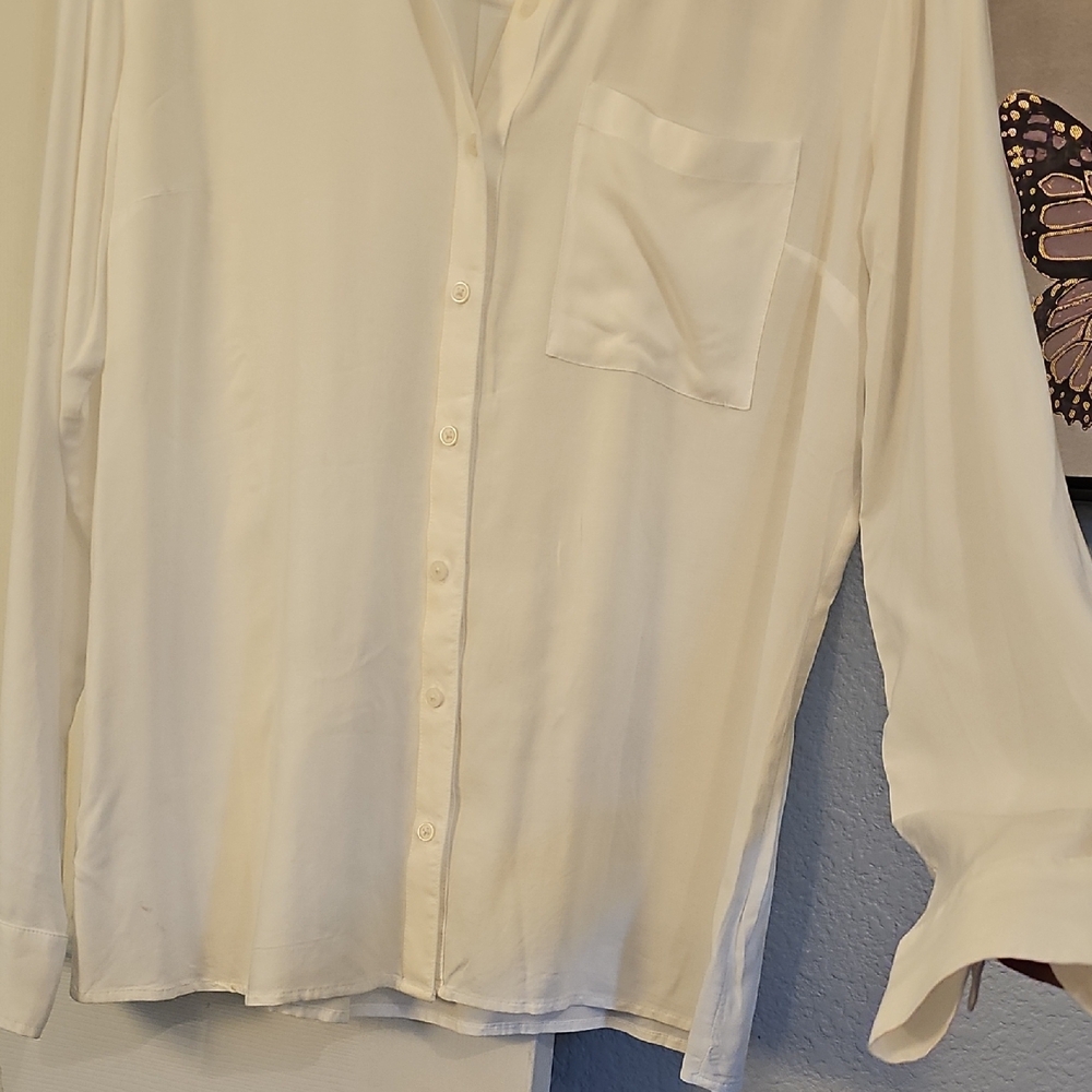 Express White Button-Down Blouse - Picture 4 of 4